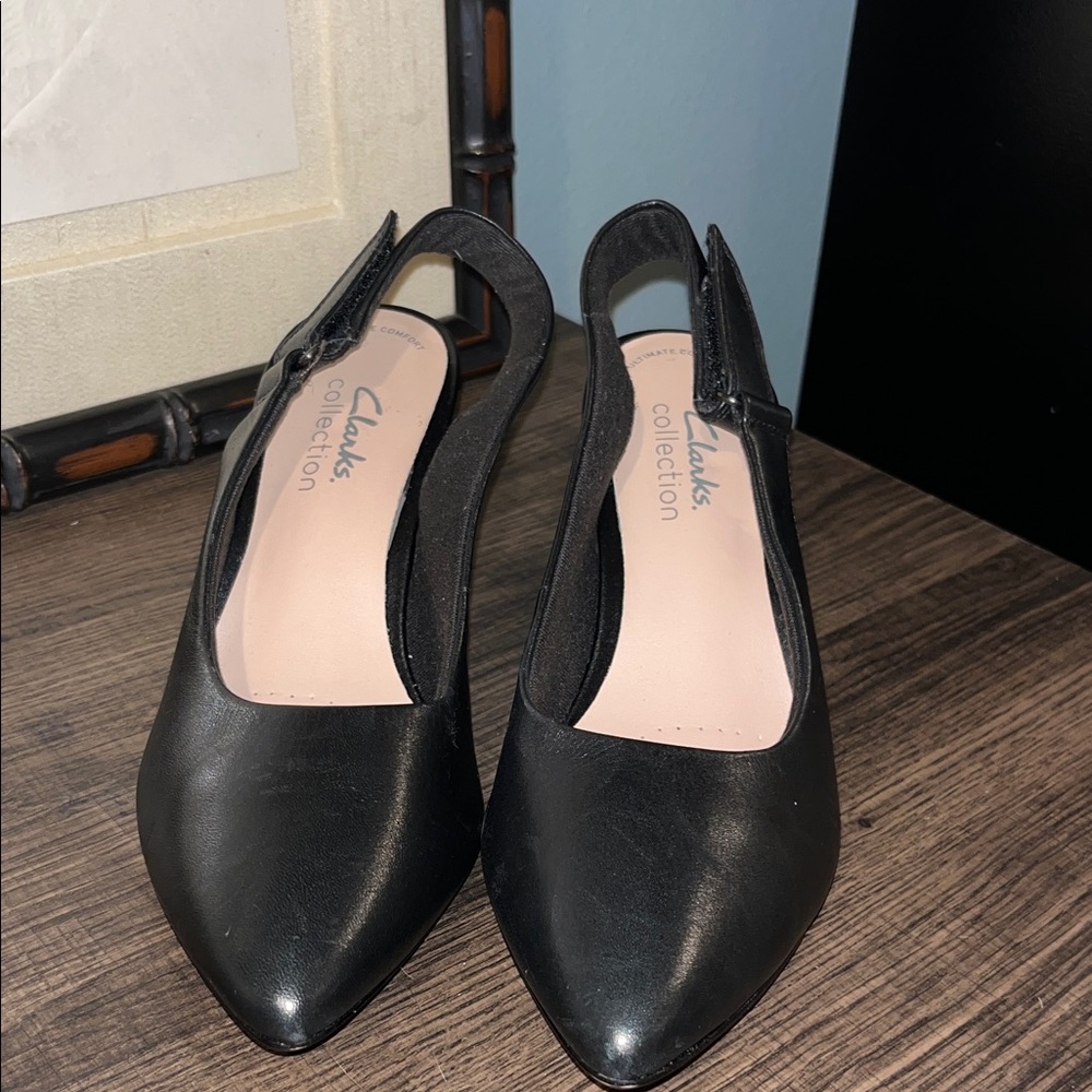 Clarks Kataleyna Pointed Toe Black Leather Slingback Pumps sz 6 NWOB